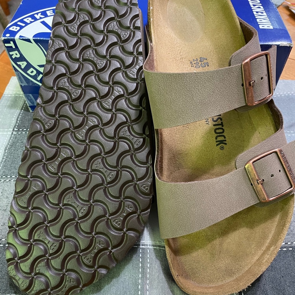 NEW! Never worn! Mens Birkenstock Arizona BA Brown Size 12M(45)